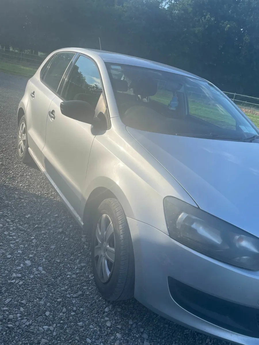 Volkswagen Polo 2011 - Image 2