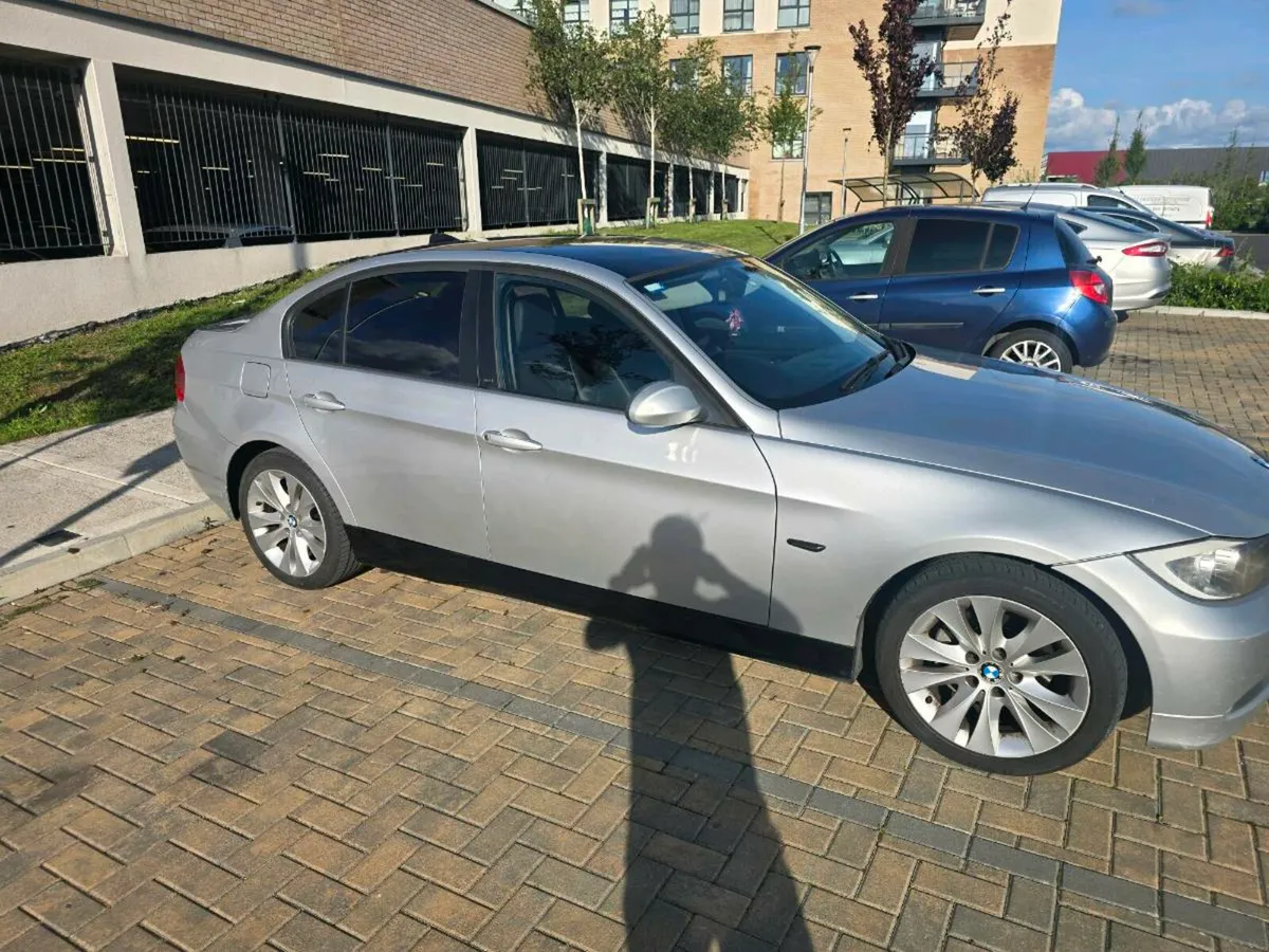BMW 320 - Image 2