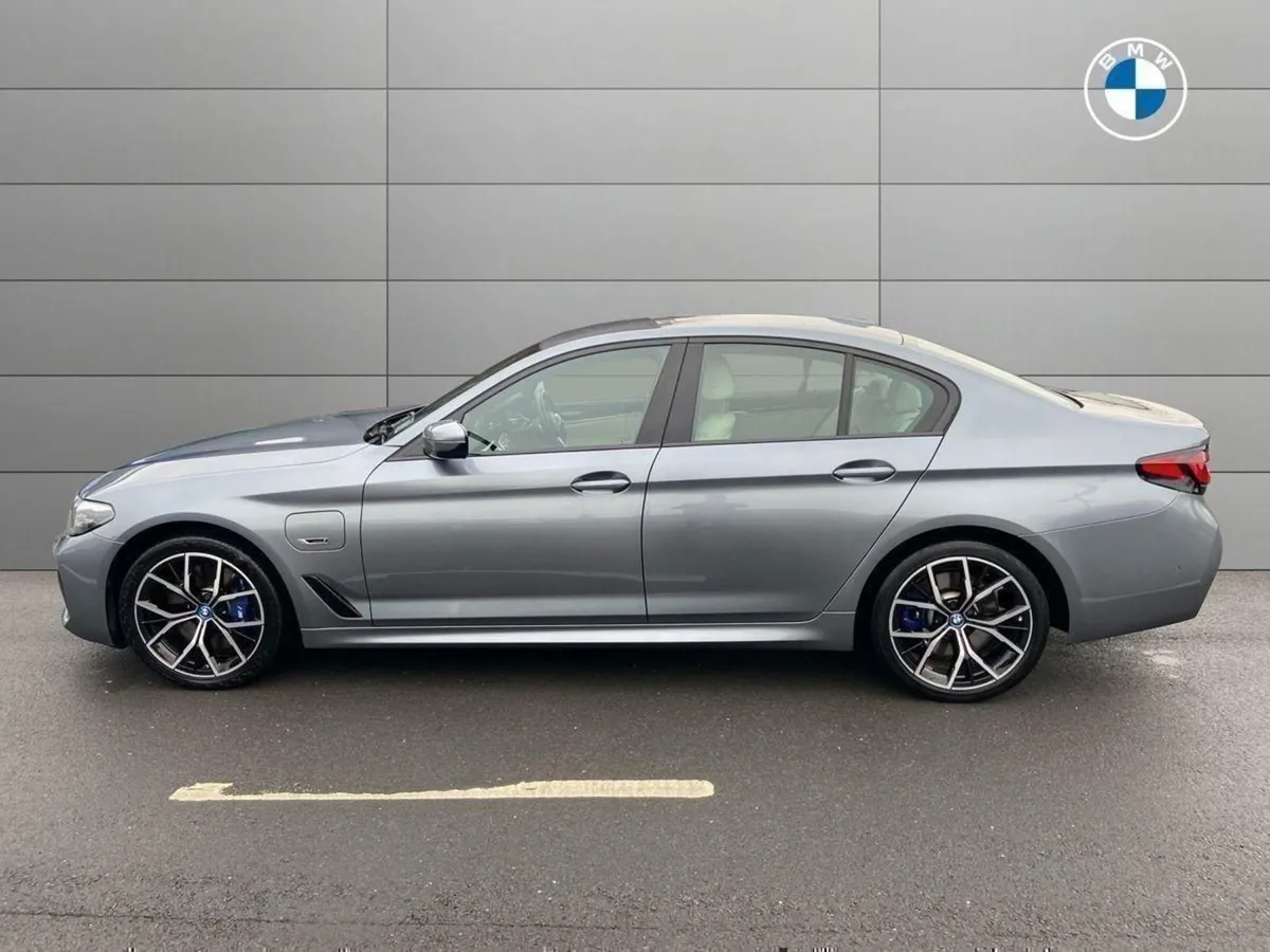 BMW 5 Series 545e Xdrive M Sport Saloon - Image 4