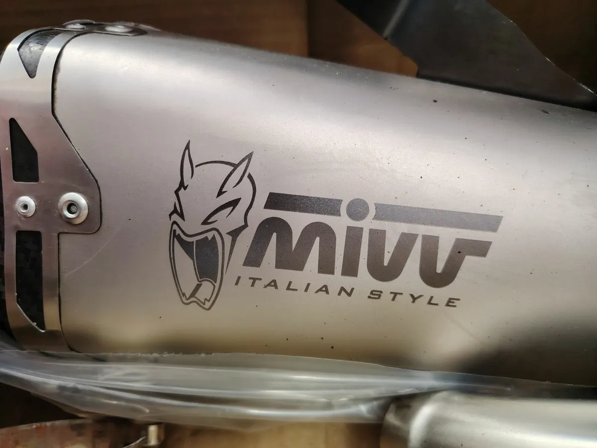 Aprilia Tuono Factory 660. 2023 - Image 3