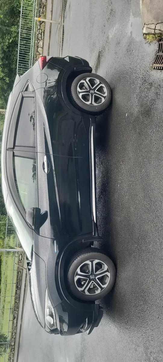 Honda Vezel 20162 Luxury - Image 1