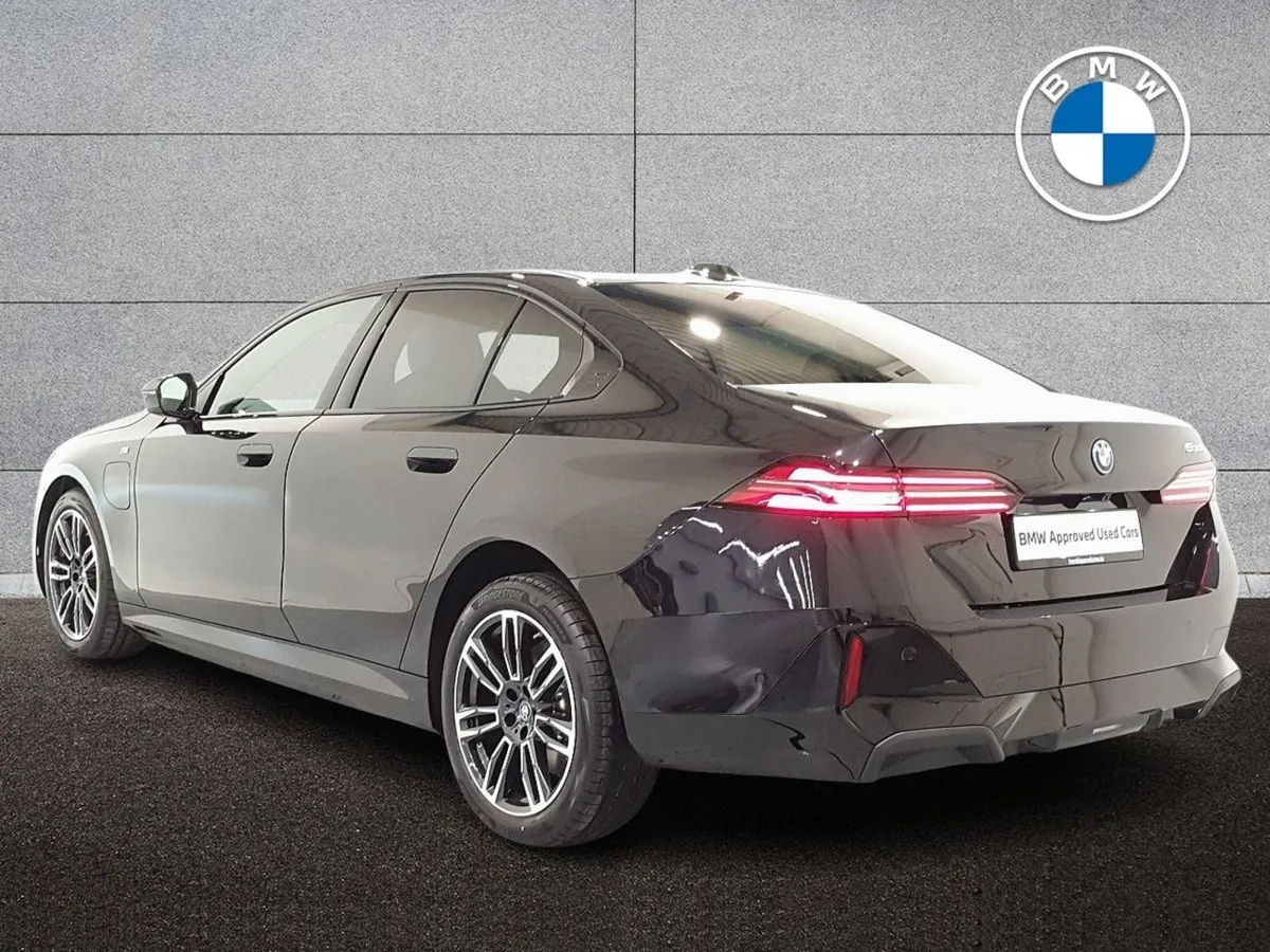 BMW 5 Series 530e M Sport Saloon - Image 3