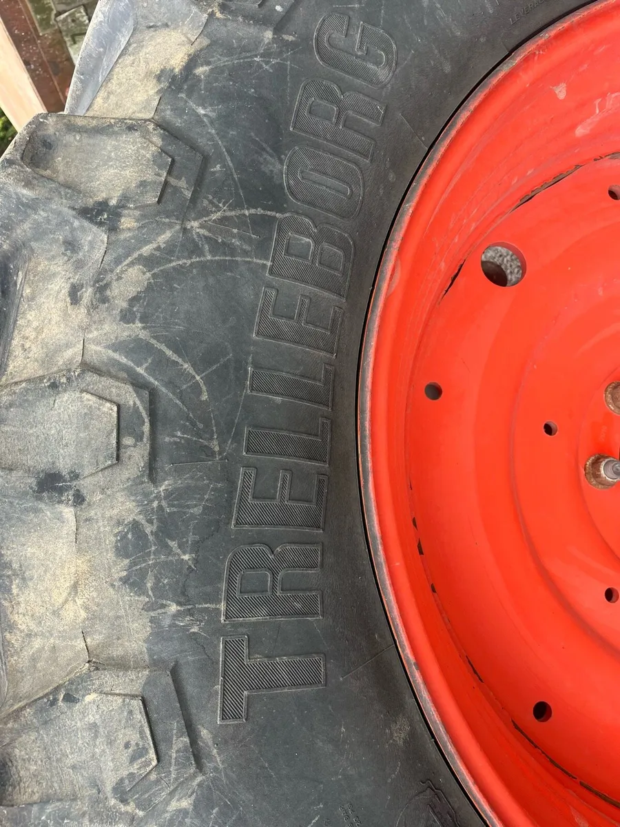 600/65 R38 - Image 3