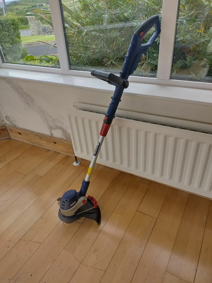 Cordless 34cm Lawnmower & 25cm Strimmer - Image 2