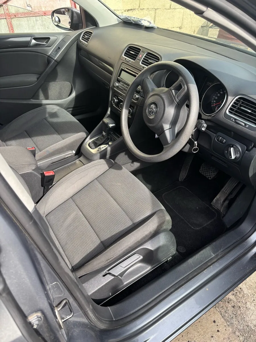 2009 Volkswagen Golf automatic - Image 4