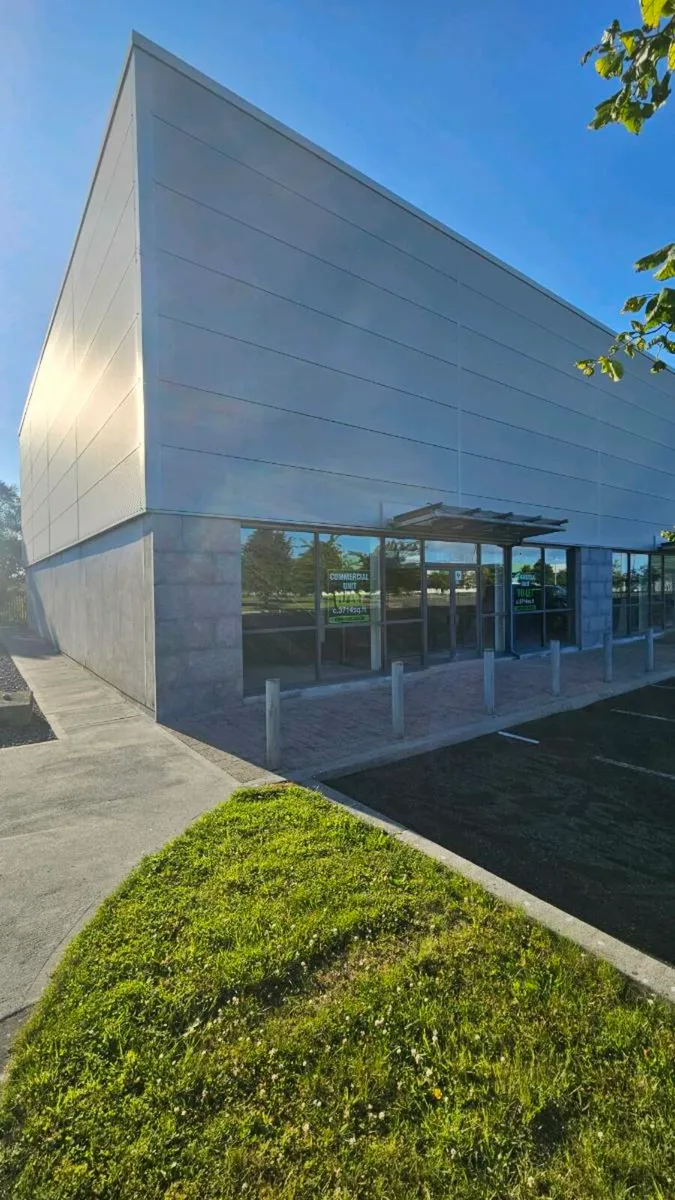 Commercial unit to let - Image 3