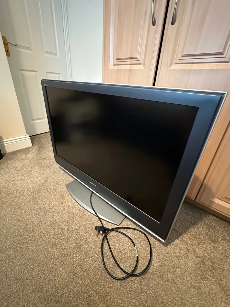 35” Sony Bravia TV - Image 2