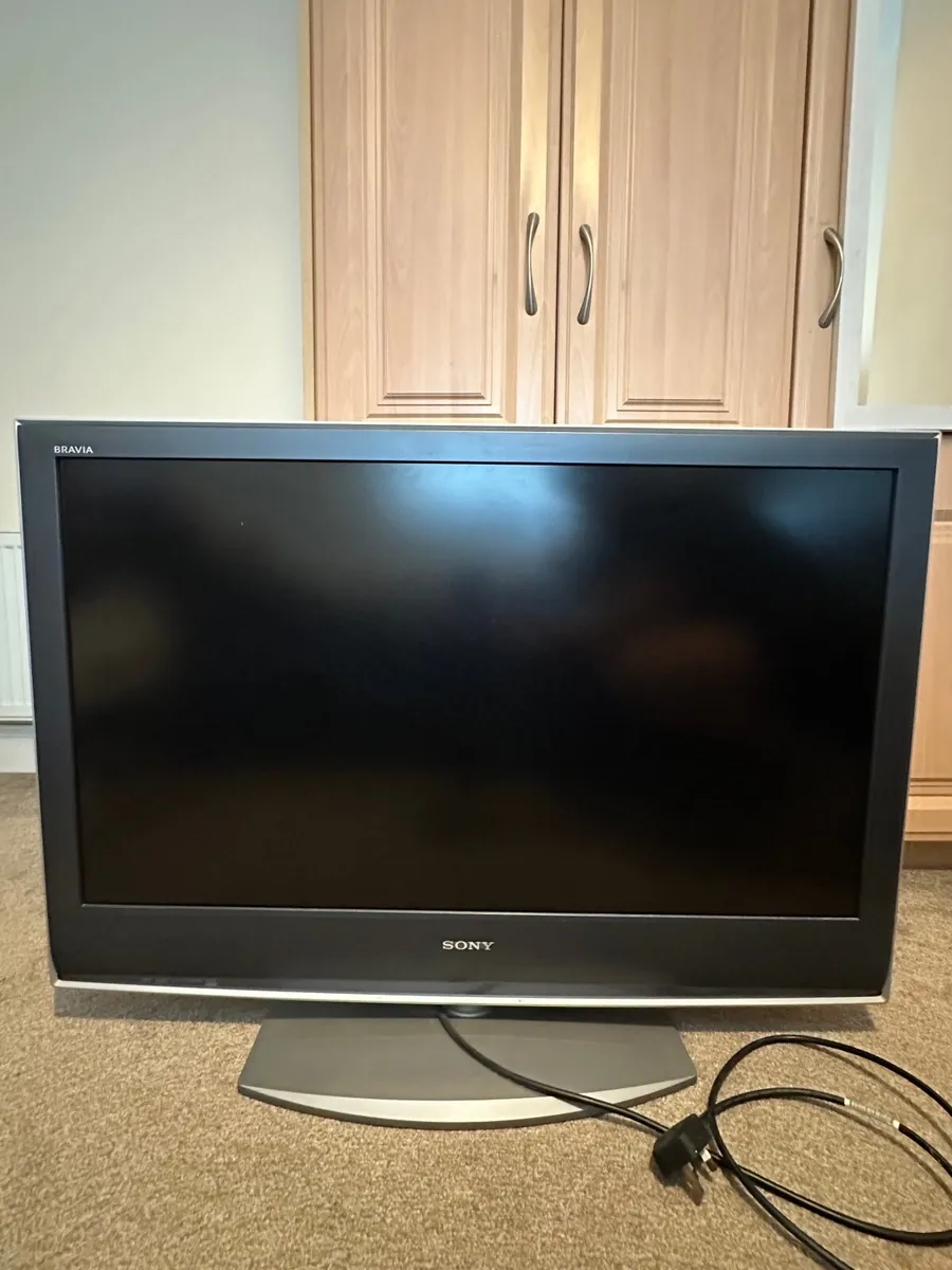 35” Sony Bravia TV - Image 1