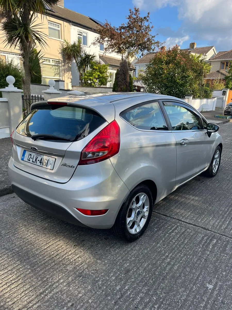 Ford fiesta - Image 4