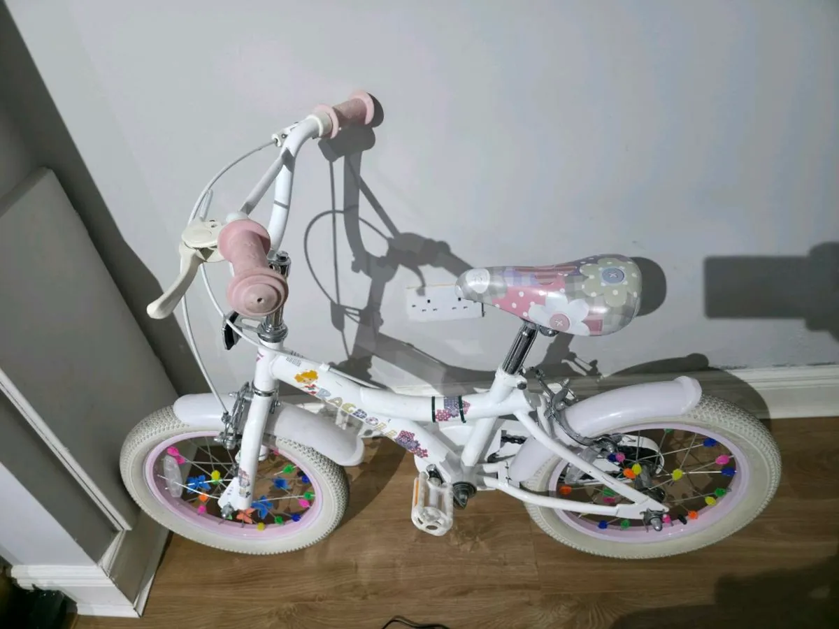 Bicycle 3 years  + - Image 1