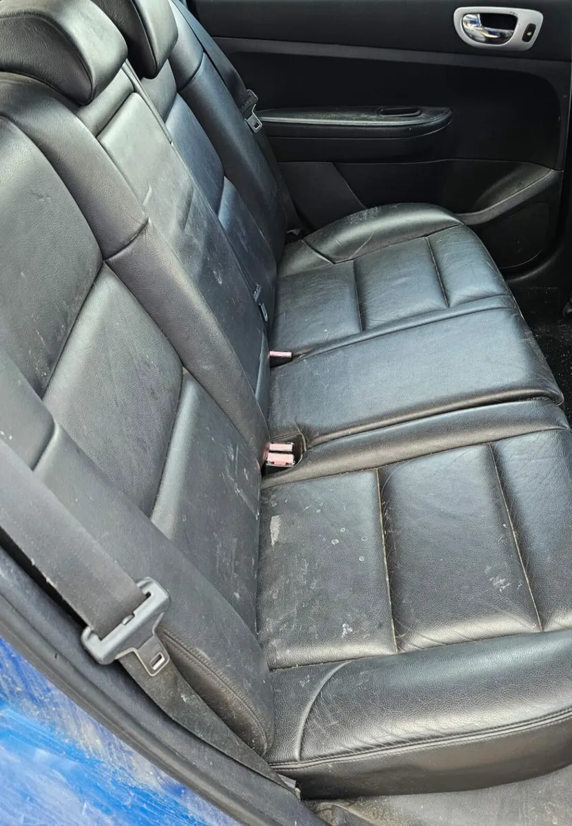 Car - Image 2