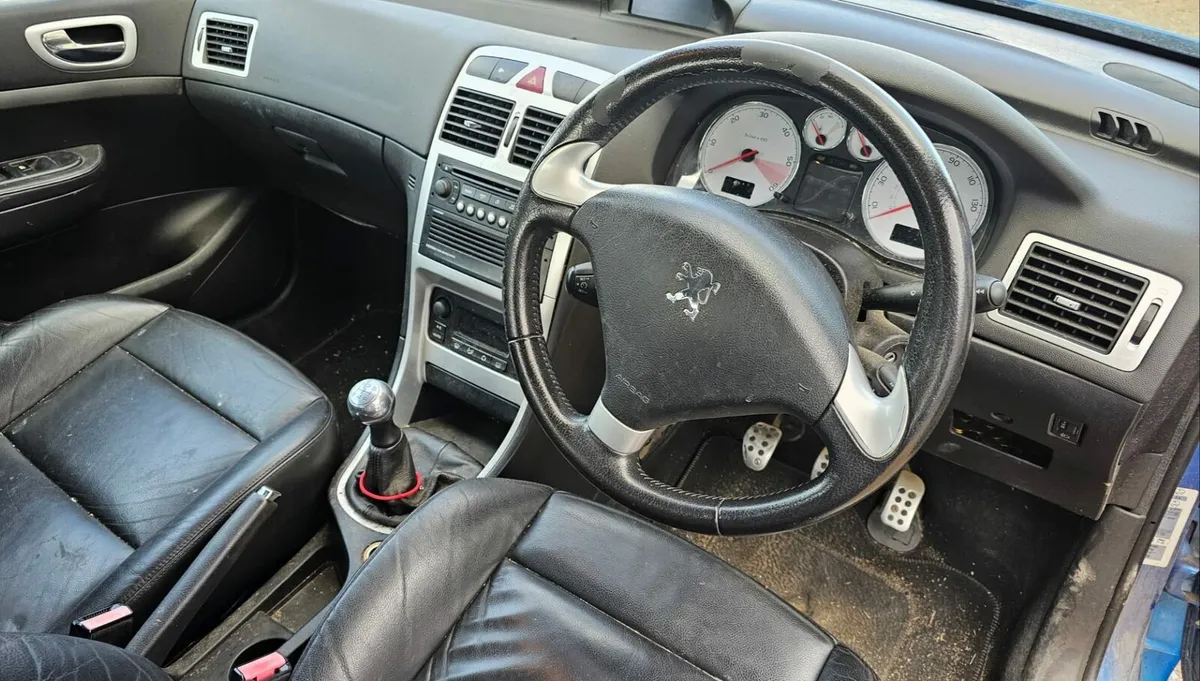 Car - Image 3