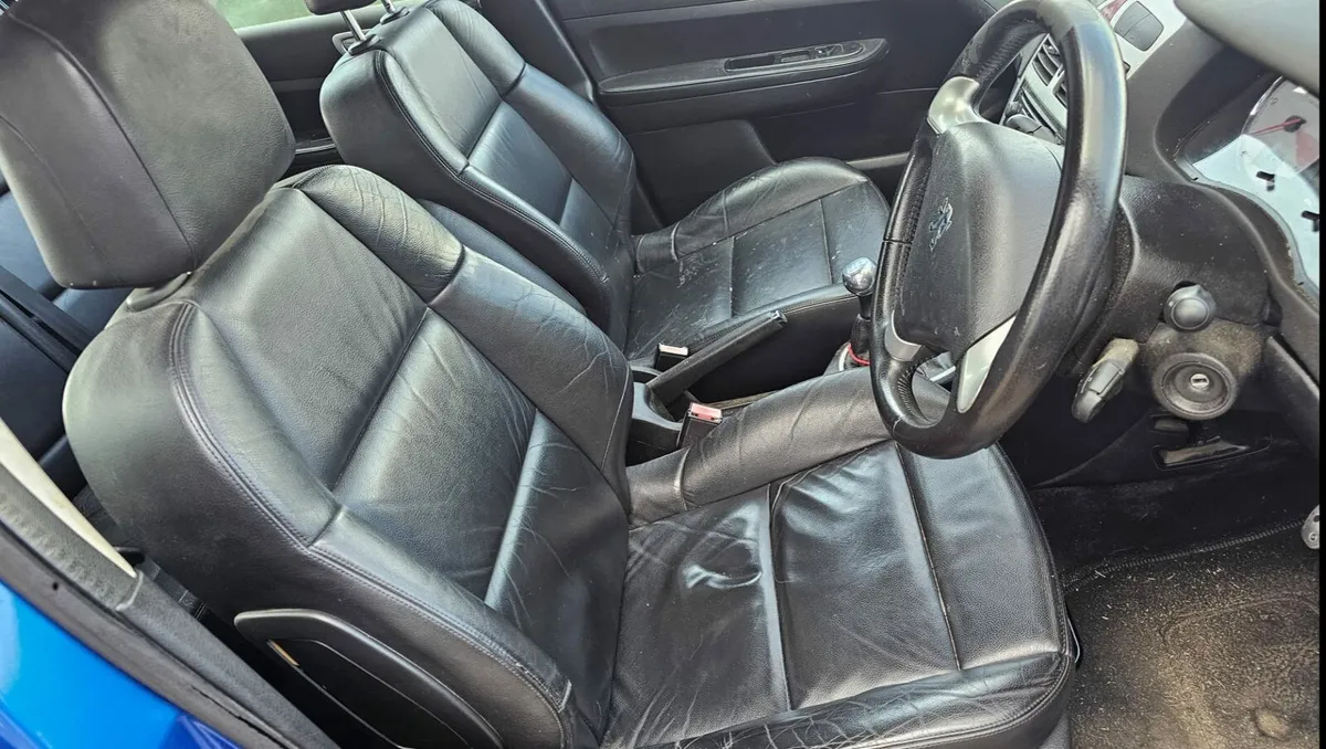 Car - Image 4