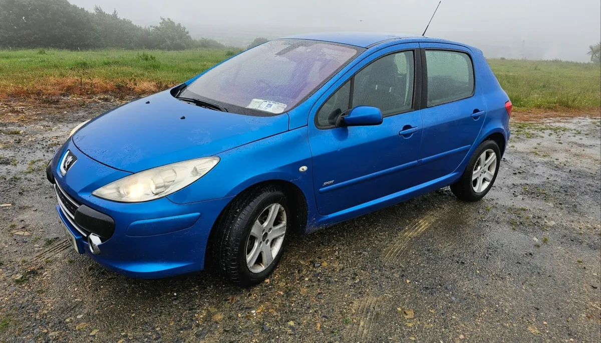 Car - Image 1