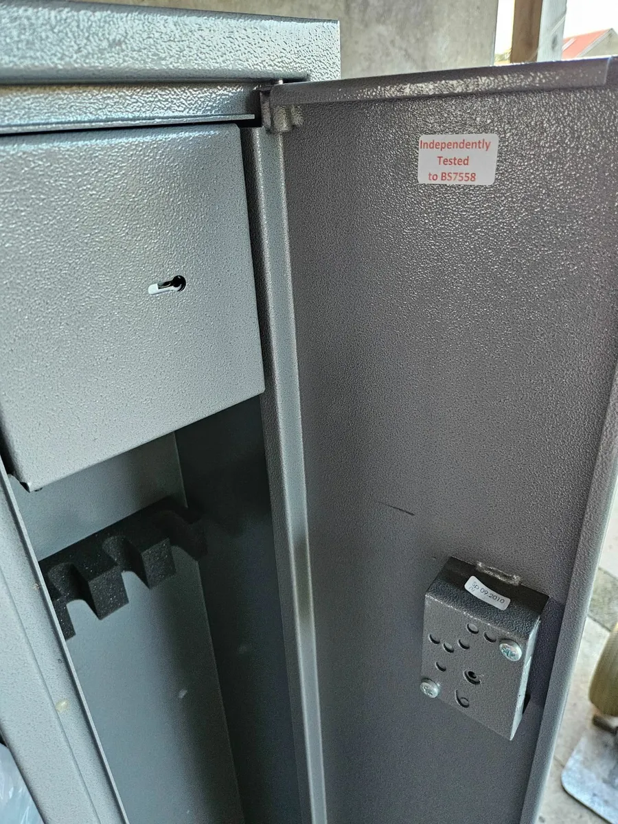 Gun cabinet - Image 3