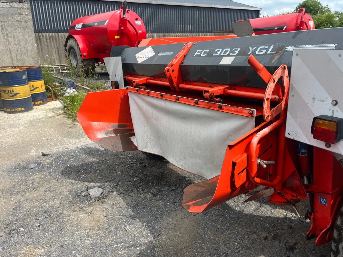Kuhn 303 10ft mower - Image 4