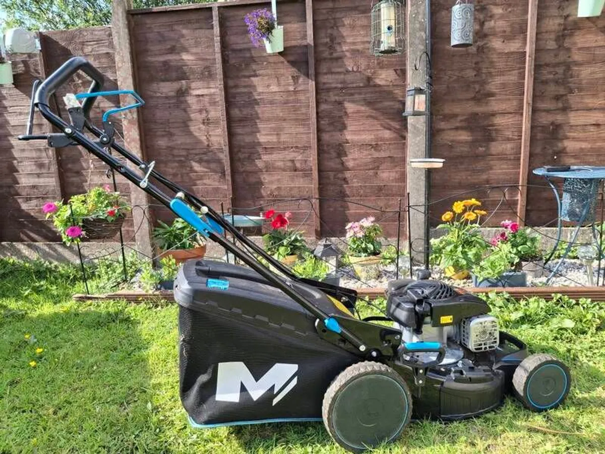 petrol lawnmower - Image 3