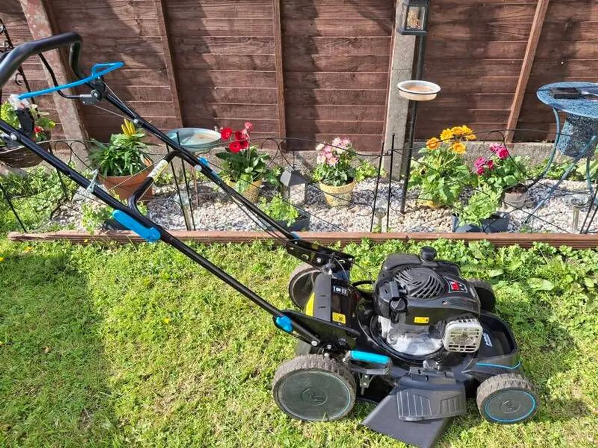 petrol lawnmower - Image 4