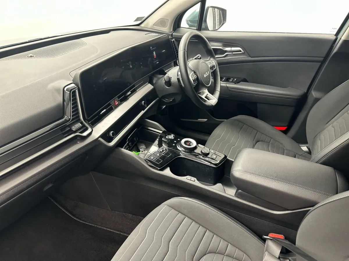 Kia Sportage 1.6 Phev K3  auto   120 P/W - Image 4