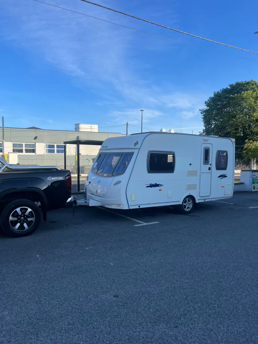 2009 Lunar 750kg 2 Berth Caravan For Sale - Image 1
