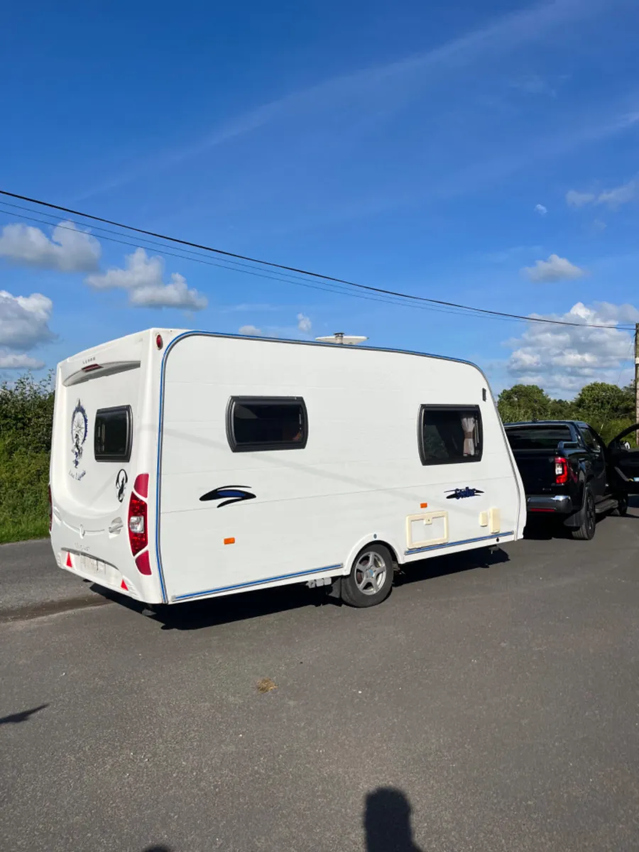 2009 Lunar 750kg 2 Berth Caravan For Sale - Image 2