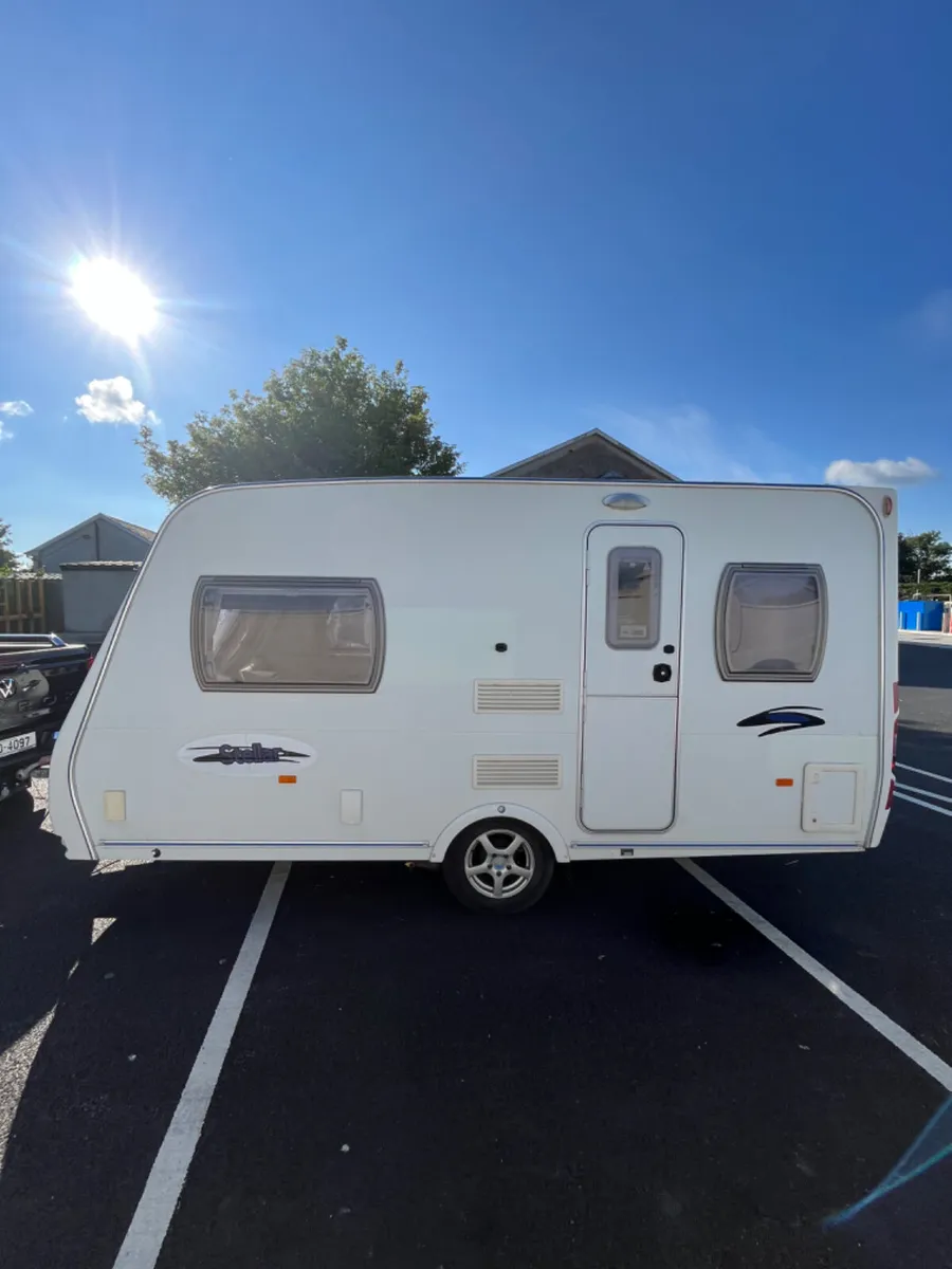 2009 Lunar 750kg 2 Berth Caravan For Sale - Image 3