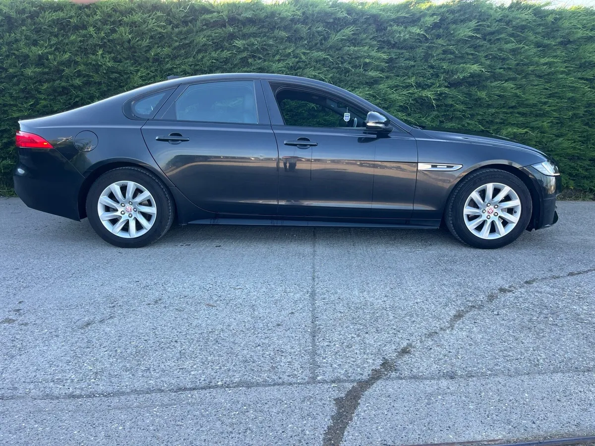 2016 Jaguar XF R-sport - Image 3