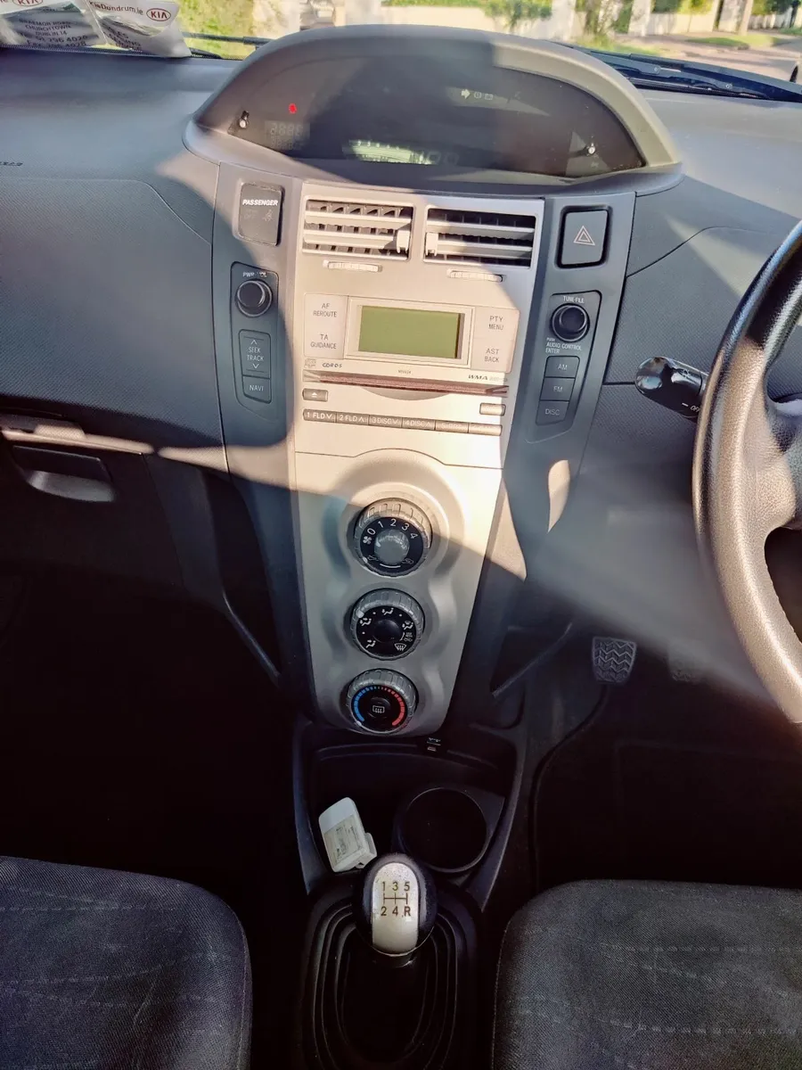 Toyota Yaris 2008 - Image 4