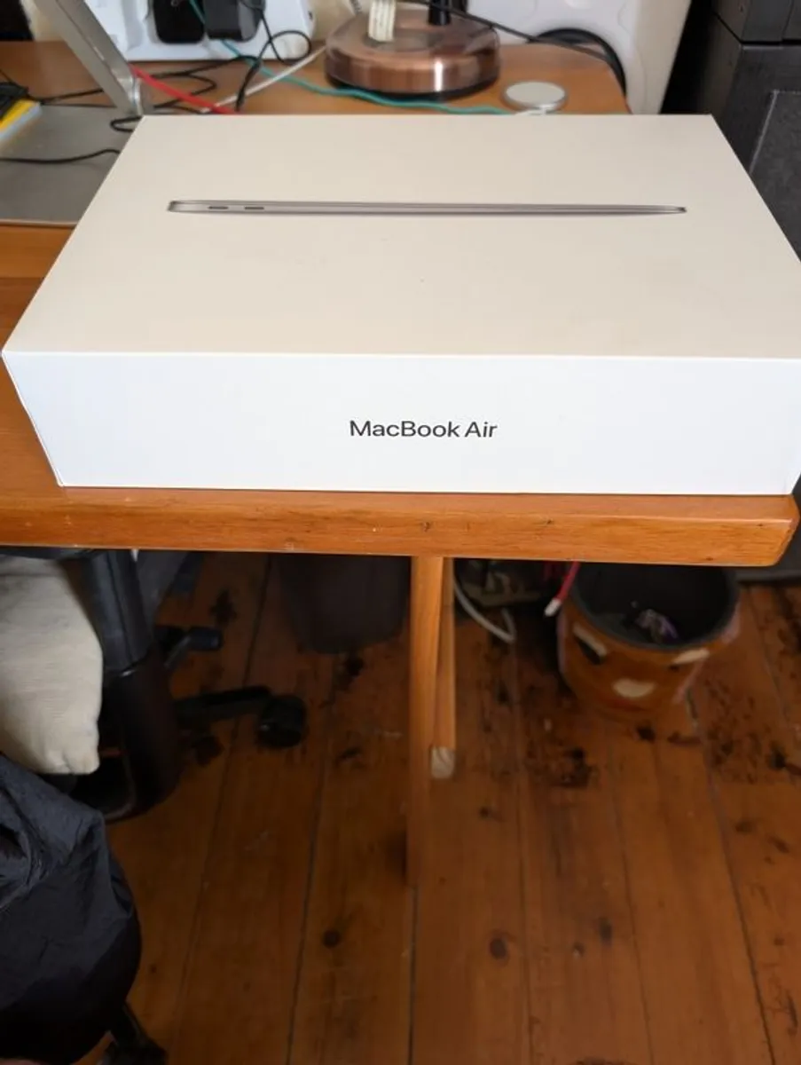 MacBook - Image 2