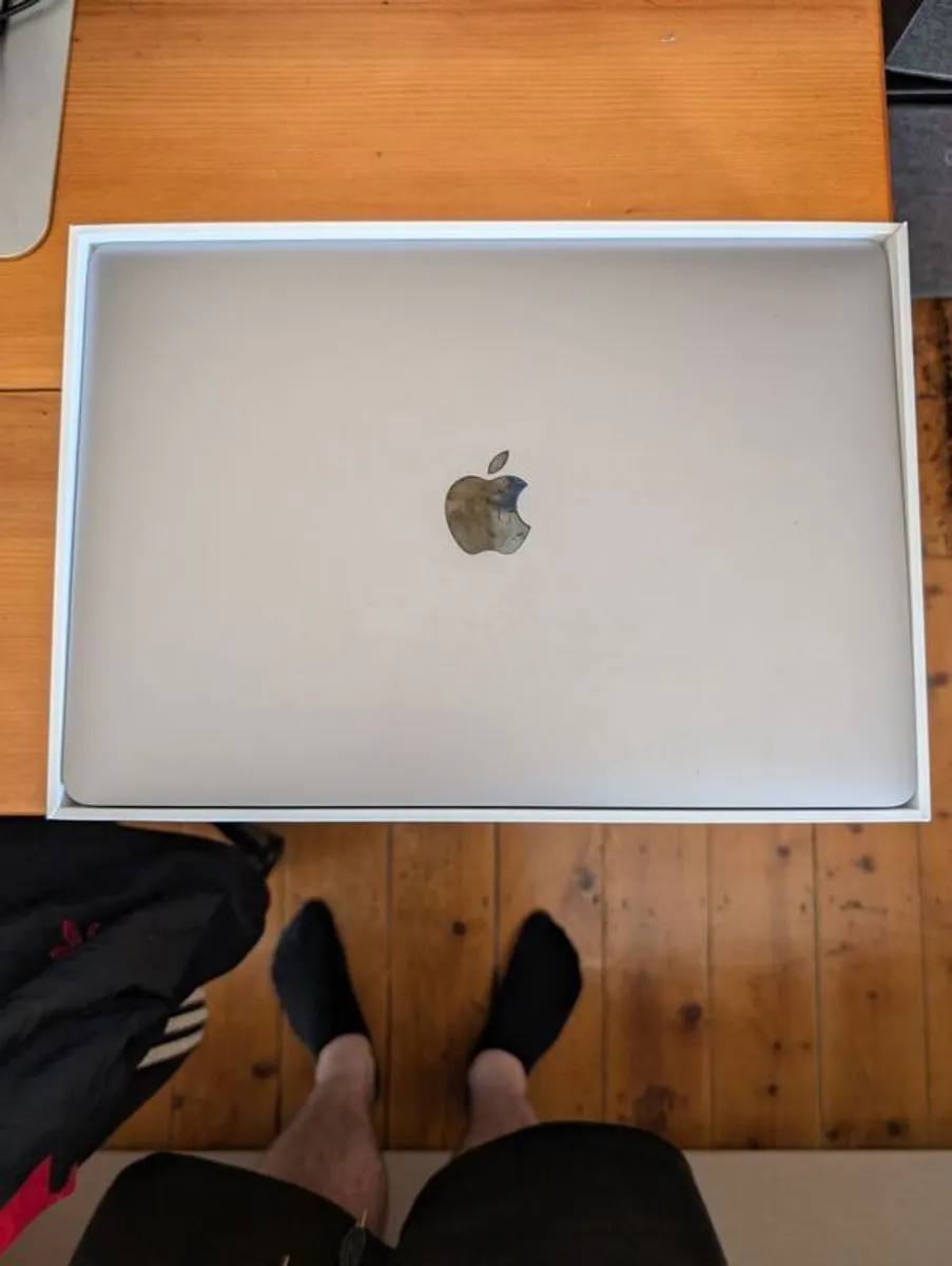 MacBook - Image 3