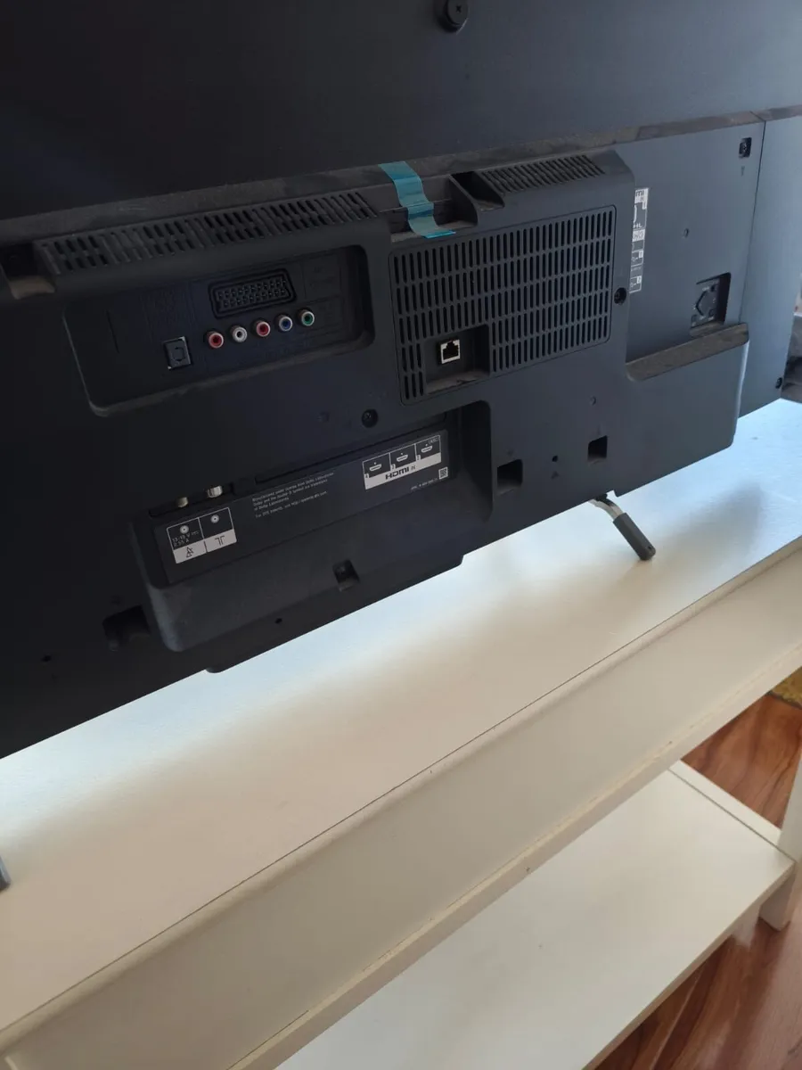 50’Sony LED 4K UHD HDR SMART TV - Image 3