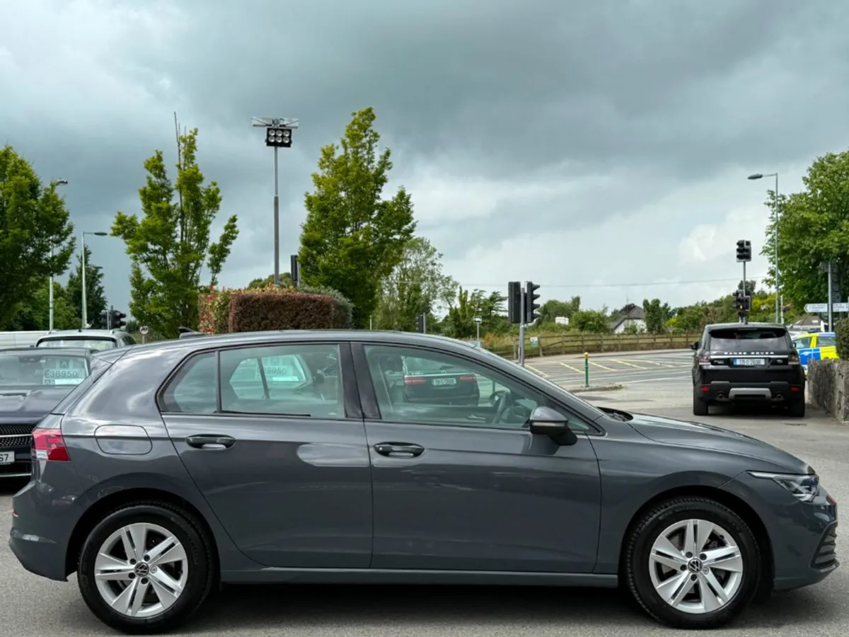 Volkswagen Golf Life 2.0 TDI 115HP 5DR  irish Car - Image 4
