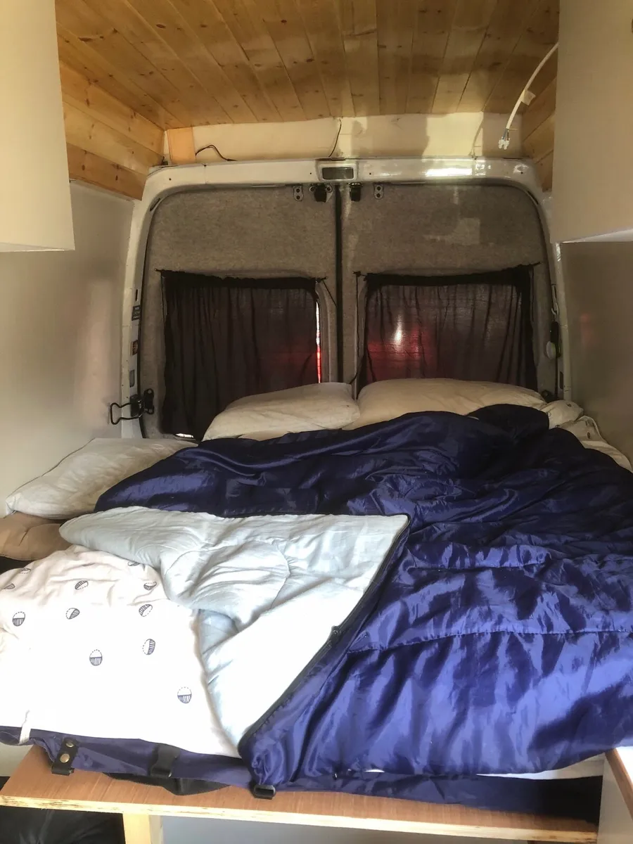 Camper van - Image 4