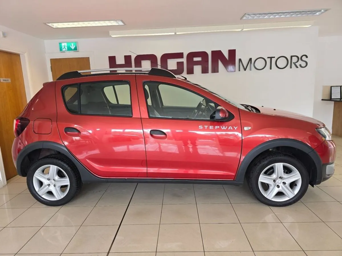 Dacia Sandero Stepway Signature Diesel  best Spec - Image 3