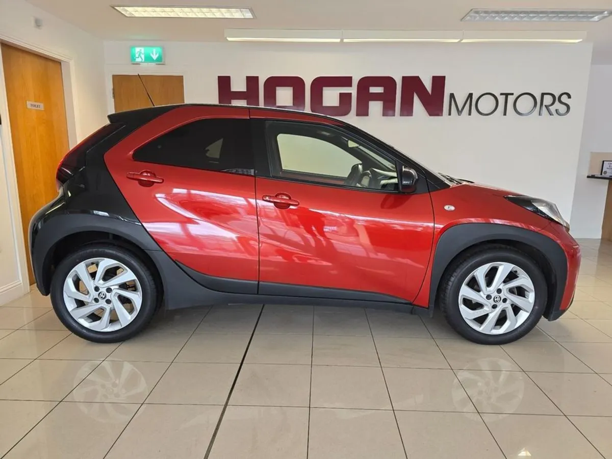 Toyota Aygo X 1.0 Petrol Design 4DR - Image 3