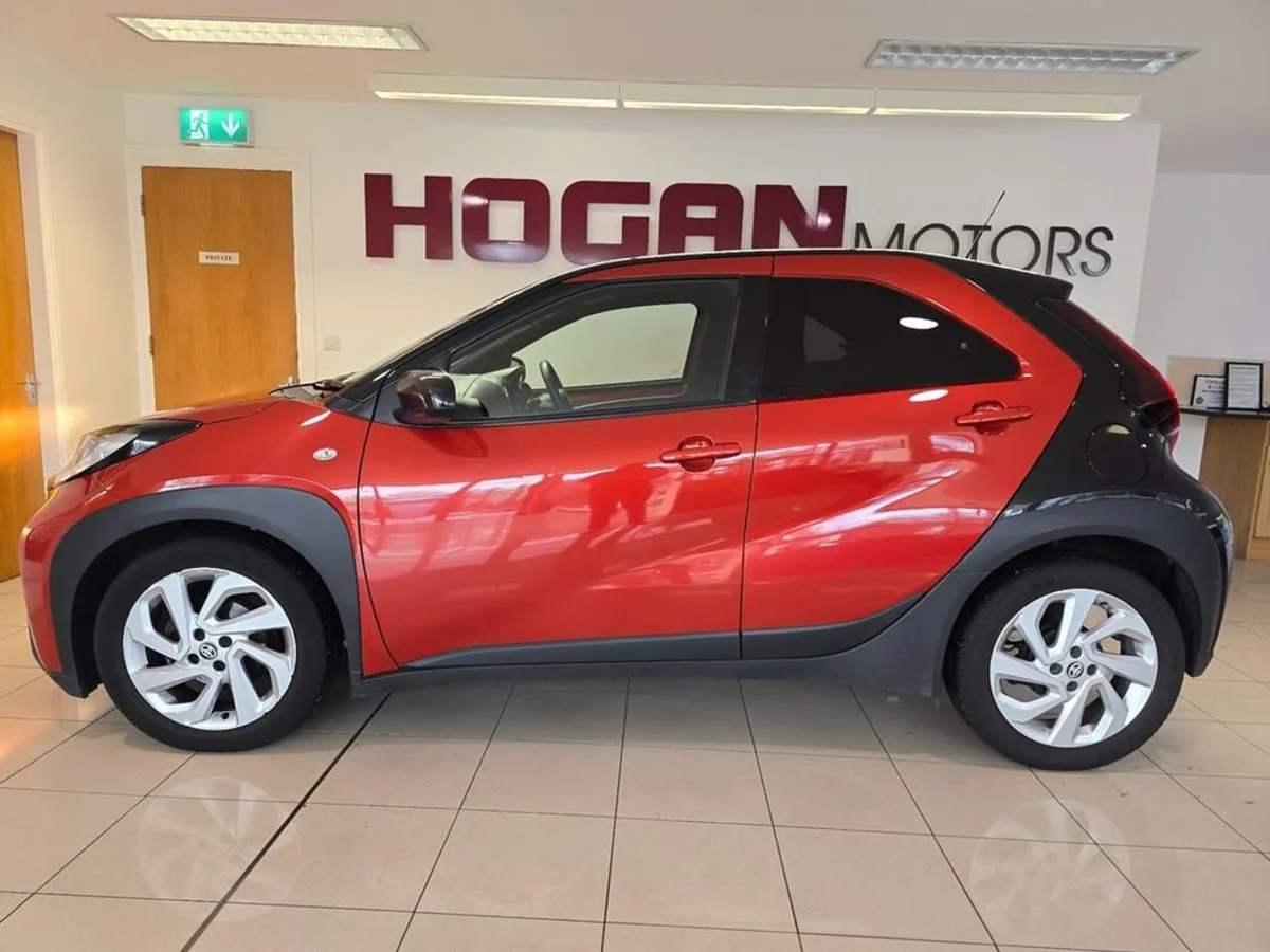 Toyota Aygo X 1.0 Petrol Design 4DR - Image 4