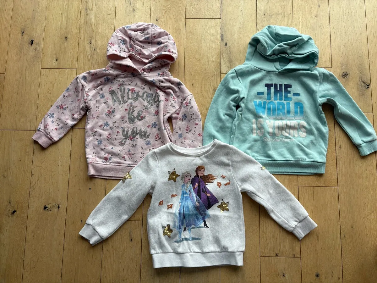 Girls clothes 4-5 years - Image 3