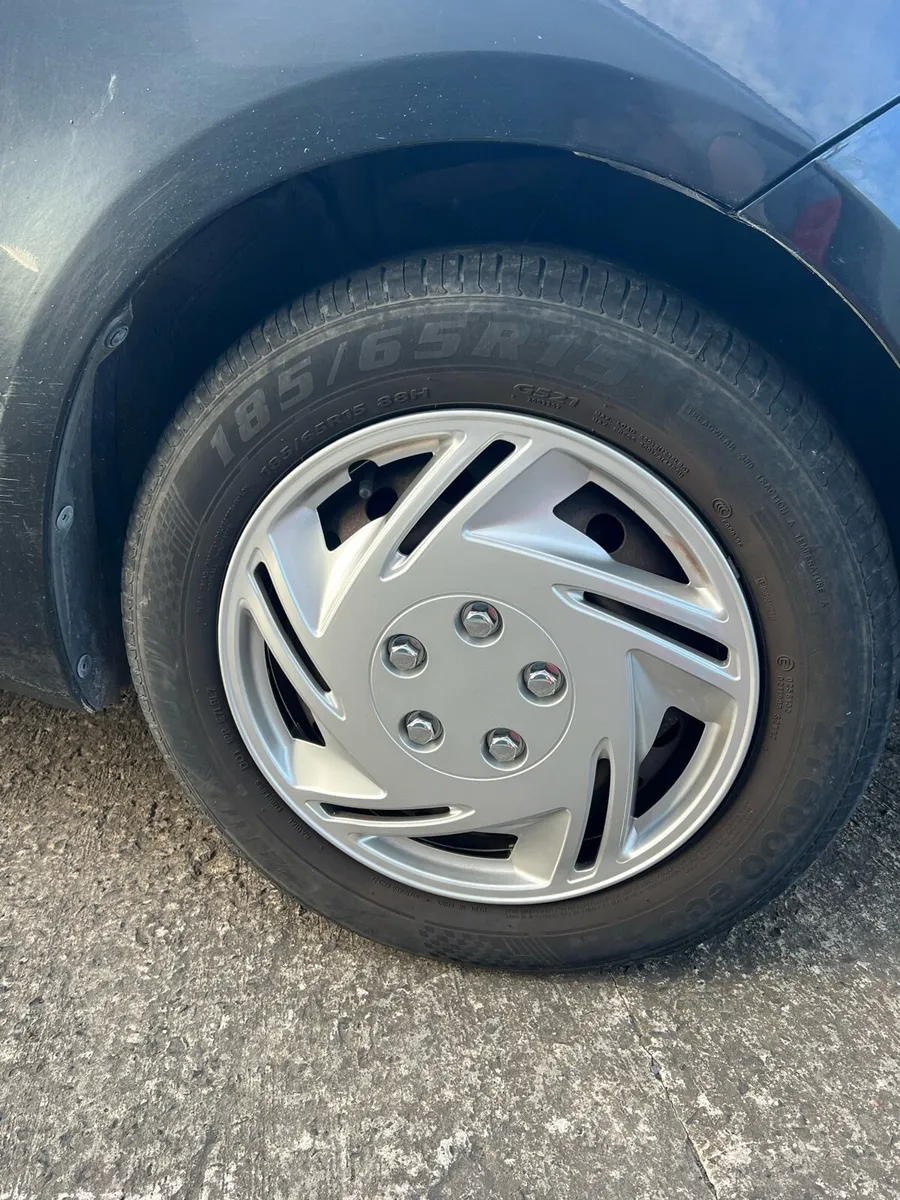 Toyota Yaris - Image 3