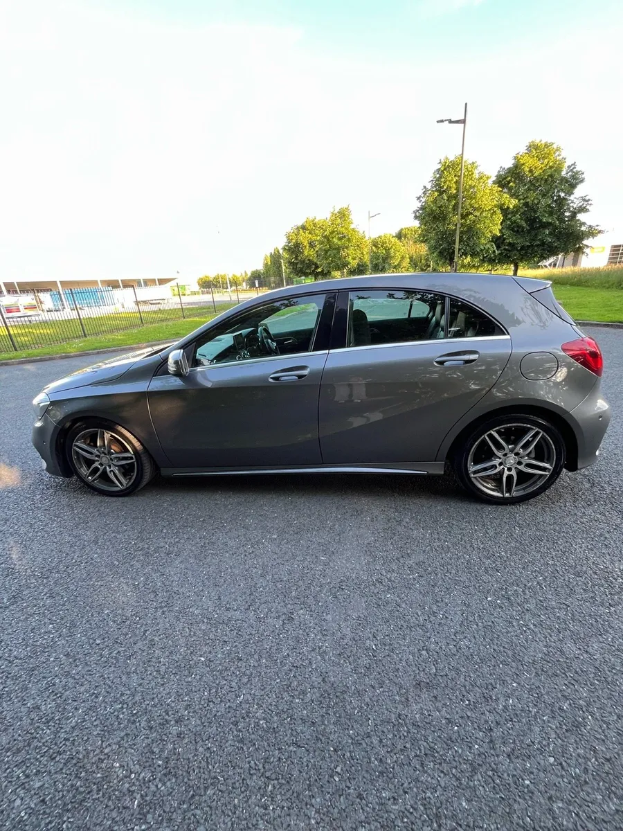 Mercedes Benz A180 AMG Line Premium - Image 2