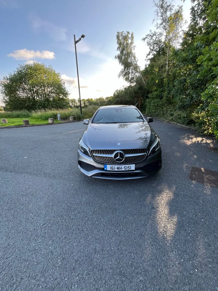 Mercedes Benz A180 AMG Line Premium - Image 3
