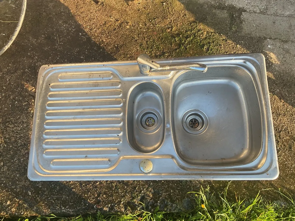 Stainless steel kitchen Sink
