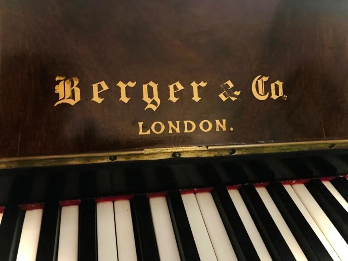 Upright Piano - Image 1