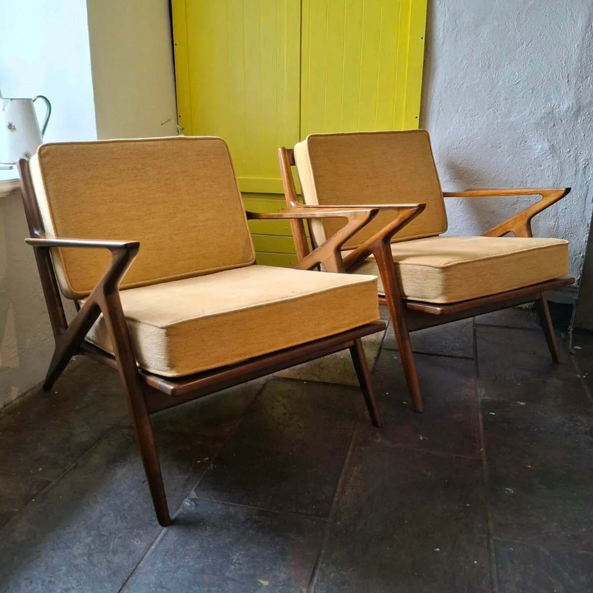 Pair of Poul Jensen Selig Z Chairs - Image 1