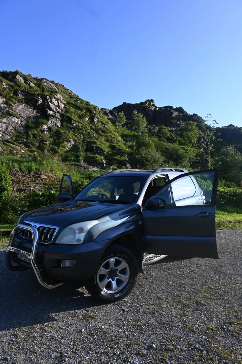 Toyota Land Cruiser 2004 - Image 2