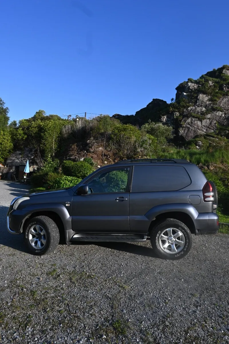 Toyota Land Cruiser 2004 - Image 3