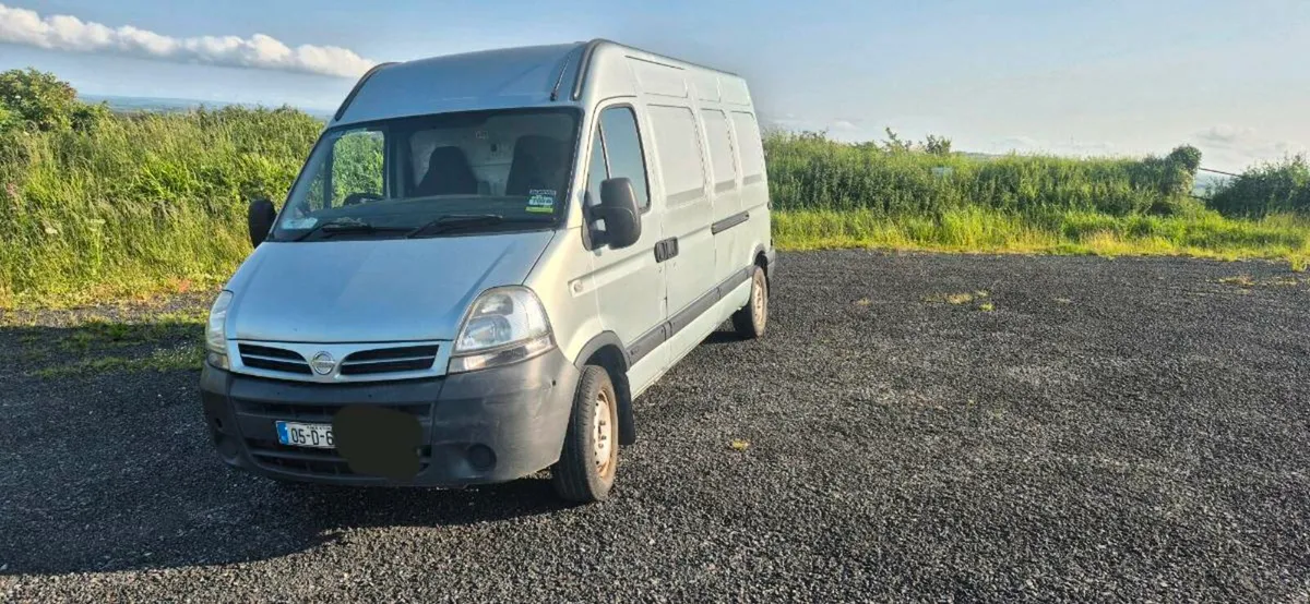 2005 Nissan Interstar - Image 3