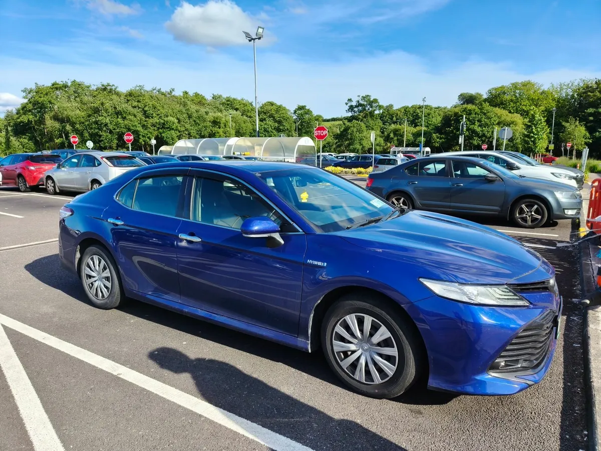 Toyota Camry 2018 - Image 3
