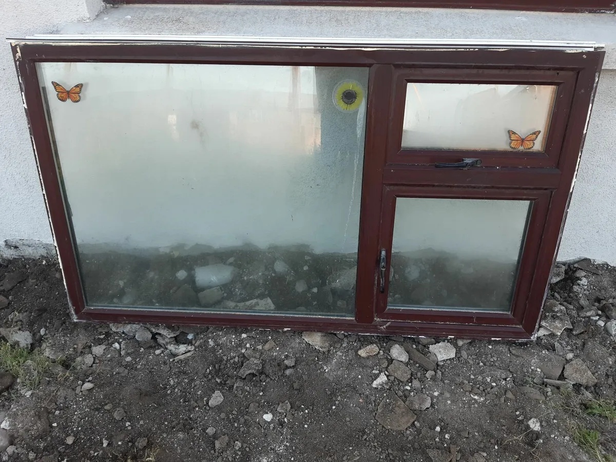 3 Windows - Image 4