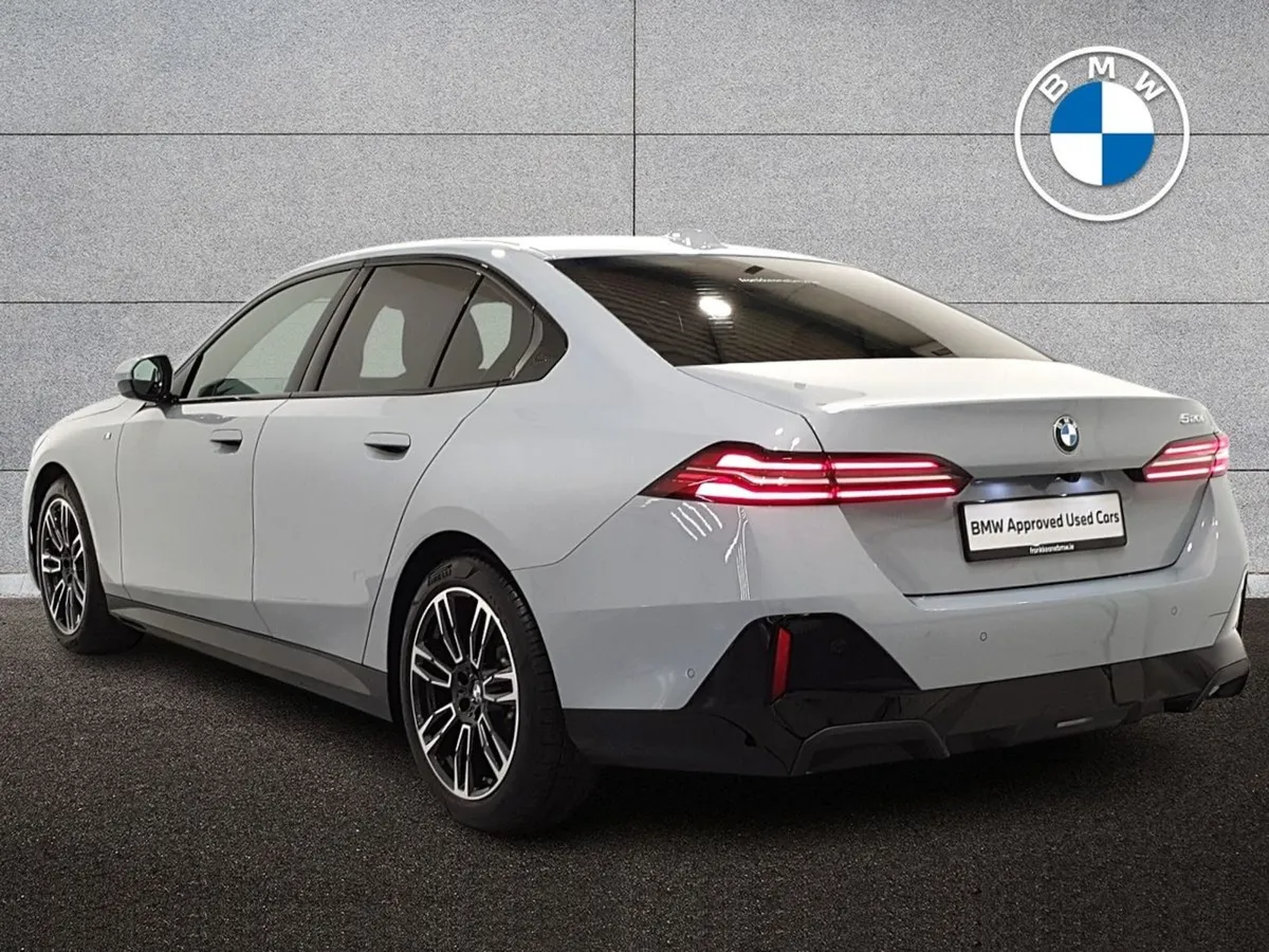 BMW 5 Series 520i M Sport Saloon - Image 3
