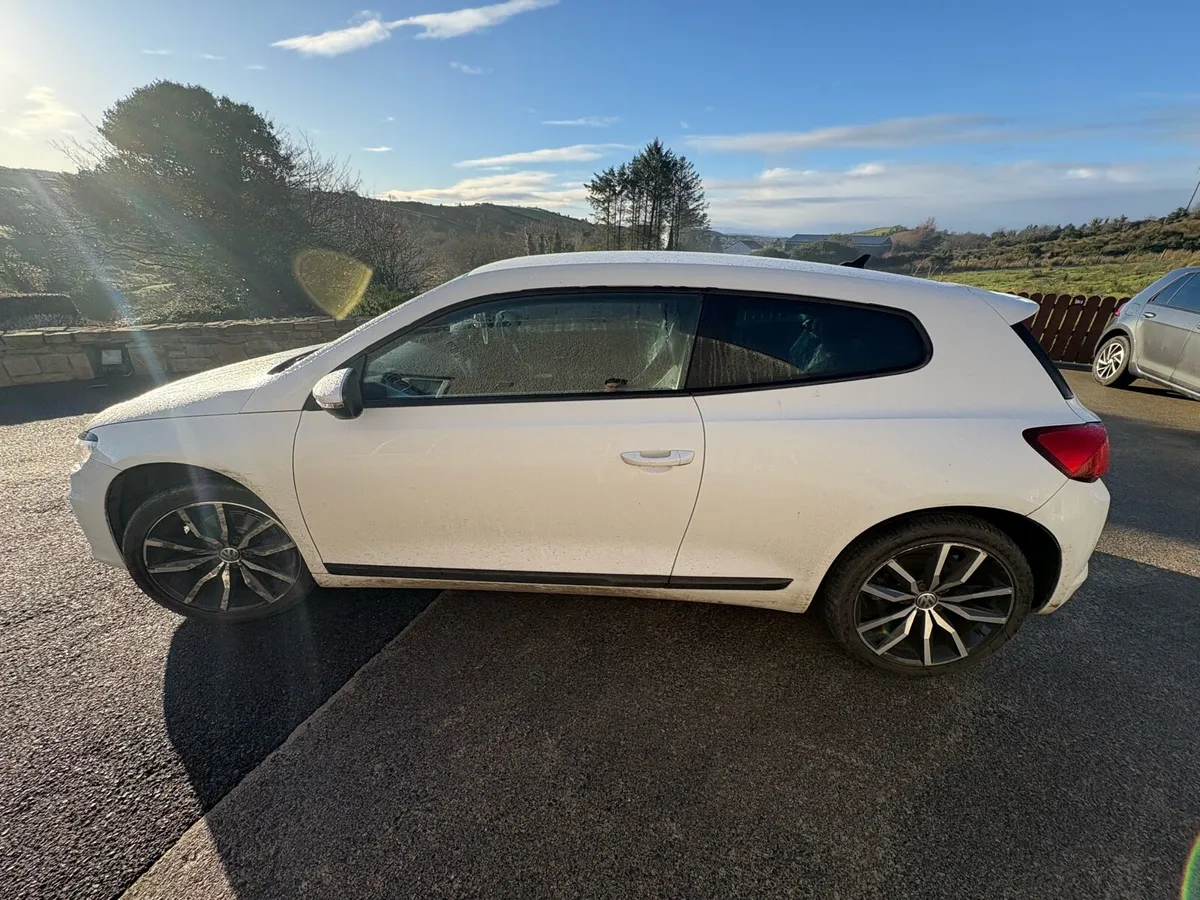 2017 Volkswagen Scirocco SPORT 1.4 TSI MANUAL - Image 2